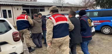 JASAT'tan operasyon! Şanlıurfa’da kasten öldürme suçundan aranan 2 şahıs yakalandı