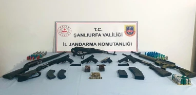 Şanlıurfa’da jandarmadan Kurban Bayramı’na özel operasyon! Resmen cephanelik ele geçirildi