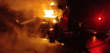 Şanlıurfa yolunda araç alev alev yandı!