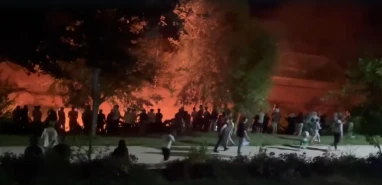 Şanlıurfa'da yangın! Su bidonlarıyla müdahale...