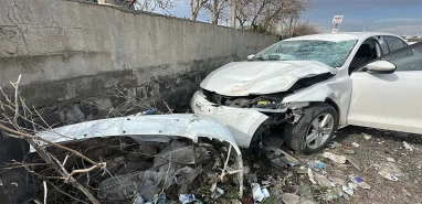 Şanlıurfa’da otomobil yayaya çarptı! 1’i ağır 2 yaralı