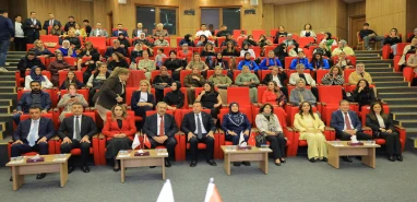 Şanlıurfa’da “Zirvede Kadın Var”: Kadınlar başarıya giden yolu anlattı!