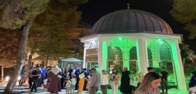 Şanlıurfa'da Mevlid Kandili coşkusu... İbadethanelere akın ettiler