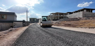 Karaköprü'de kış öcesi yol yenileme çalışmaları sürüyor
