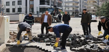 Karaköprü’de yağışlardan etkilenen yollar yenileniyor
