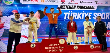 Eyyübiye Belediyesi sporcusu Sakarya’dan madalya ile döndü