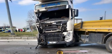 Tır minibüse çarptı: Katliam gibi kazada 5 ölü, 10 yaralı