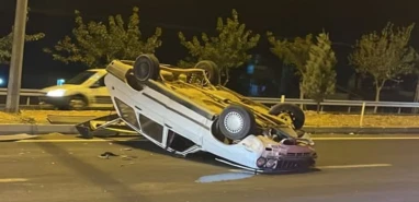 Şanlıurfa'da araç takla attı: Yaralı var!