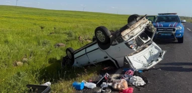 Şanlıurfa’da araç takla attı: 5 genç yaralı