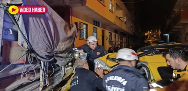 Urfa’da feci kaza! Tırın altına giren araç sürücüsü ağır yaralandı