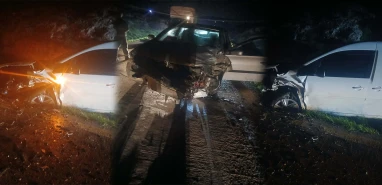 Şanlıurfa’da araçlar çarpıştı! Sürücüler yaralandı