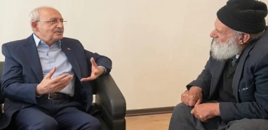 Kılıçdaroğlu kendisine yumruk atan isimle yıllar sonra görüştü! “En büyük pişmanlığım…”