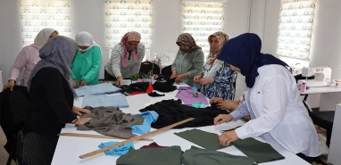 Kısaslı kadınlar hem öğreniyor hem de aile ekonomisine katkı sağlıyor