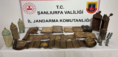 Şanlıurfa’da evden çıkanlar şoke etti! Gizemli heykel ve kitabeler…