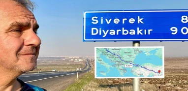 Kız kardeşi için Avusturya’dan Mekke'ye yürüyen adam Şanlıurfa'da
