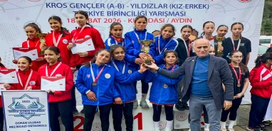 Kardeşlerden tarihi zafer! Kupayı Aydın'dan Harran’a getirdiler