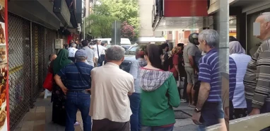 Şanlıurfa’da herkesin derdi aynı!  Sabahın köründe sıraya girdiler…