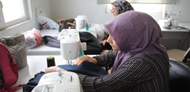 Haliliye'de kadınlar el emeklerini gelir kapısına çeviriyor