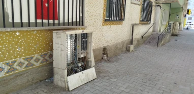 Şanlıurfa'da birileri kırıyor DEDAŞ yapıyor, birileri kırıyor DEDAŞ yapıyor!