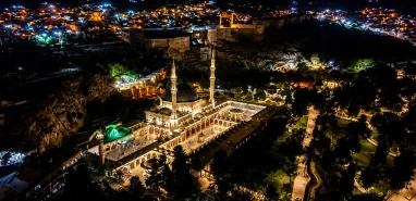 Mevlid Kandili duası, sureleri ve ibadetleri: Bu mübarek gecede ne yapılır?