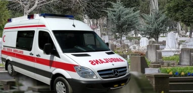 Mezarlık ziyaretinde aileler arasında silahlı kavga: Yaralılar var
