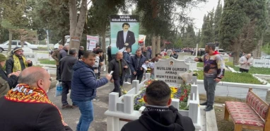 Müslüm Gürses mezarı başında anıldı