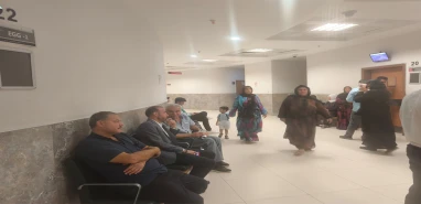 Ne koruma ordusu, ne öncelik... Şanlıurfa vekili hastane koridorunda sıra bekledi