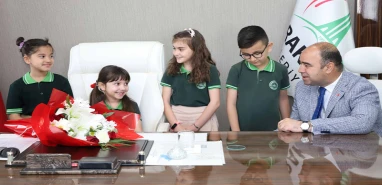 Çiftçi makamını devretti: Küçük başkanın ilk talimatı bakın ne oldu?