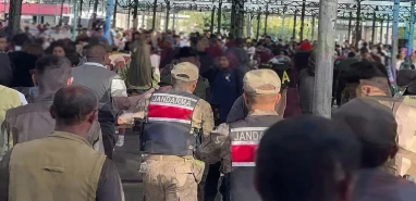Şanlıurfa’da hayvan pazarında ortalık karıştı! Sopalar havada uçuştu