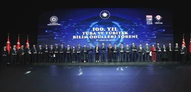 Harran Üniversitesi bilim adamı TÜBİTAK teşvik ödülü aldı