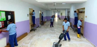 Okullar için düğmeye basıldı! Devlet 30 bin personel alacak