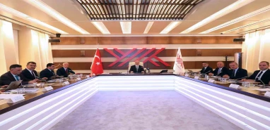 Üniversite eğitimi 3 yıla mı iniyor: YÖK Başkanı Özvar açıkladı!