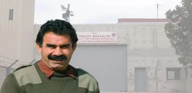 AK Partili isim yol haritasını yazdı: PKK silahları nerede bırakacak, Öcalan’a ne olacak?