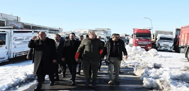 Oto Galericiler Sitesinde kar hasarı! Başkan Gülpınar inceleme yaptı