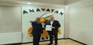 Saf değiştirdi!   Şanlıurfa'da partisinden istifa edip başka partinin il başkanı oldu