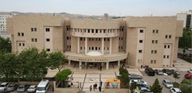Şanlıurfa Adliyesi önünde kavga: Yaralı var