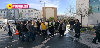 Şanlıurfa Büyükşehir önünde eylem! Haksız yere işten çıkarıldıklarını iddia ettiler