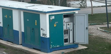 Şanlıurfa’da açık bırakılan elektrik trafosu tehlike saçıyor! Mahalleli çözüm bekliyor