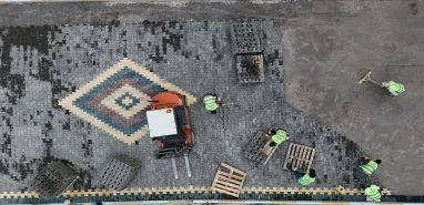 Karaköprü’de yollar halı gibi dokundu!