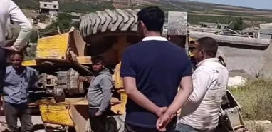 Şanlıurfa’da temel kazısında kepçe devrildi!
