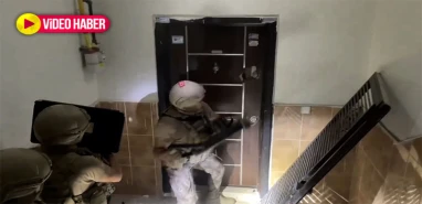 Şanlıurfa merkezli dev operasyon! Koçbaşıyla kapılar kırıldı, ayakkabı içinden çıktı