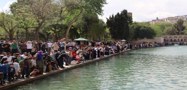 Akın akın gelecekler: Şanlıurfa pazartesi ‘kapalı gişe’