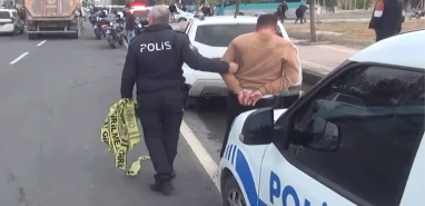 Şanlıurfa'da arama noktasında film gibi olay! Polisten kaçarken kendini vurdu