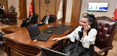 Vali Hasan Şıldak koltuğu devretti!