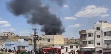 Şanlıurfa’da korkutan ambar yangını! Dumanlar gökyüzünü kapladı