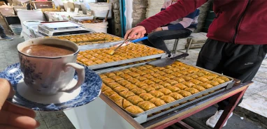 Şanlıurfa’da bir fincan kahve fiyatına bir kilo baklava!