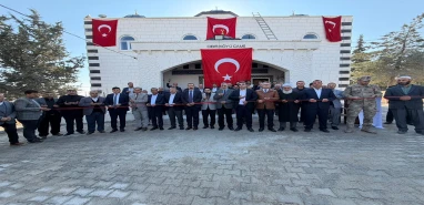 Şanlıurfa’da büyük sevinç! Mahalleli yıkılan camisine kavuştu