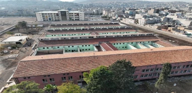 Şanlıurfa’da felaketin kapattığı kapılar geleceğe açılmak için yıkılıyor!