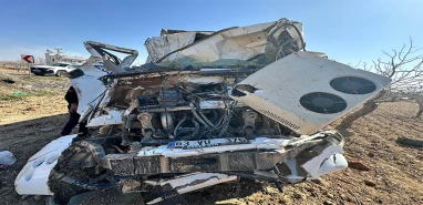 Şanlıurfa’da kamyon hurdaya döndü: 2 yaralı