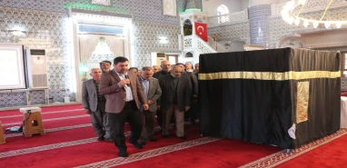 Şanlıurfa’da kutsal yolculuğun provası! Kabe maketi etrafında temsili tavaf